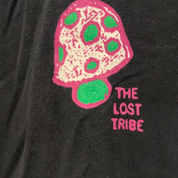 Vintage OBEY Black Too Much Politics shirt - Picture 3 of 4